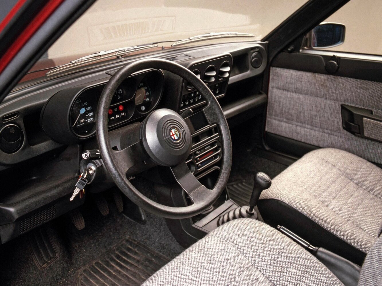 Alfa Romeo 33, I, 1983–1986, Универсал 5 дв.: Передняя часть салона