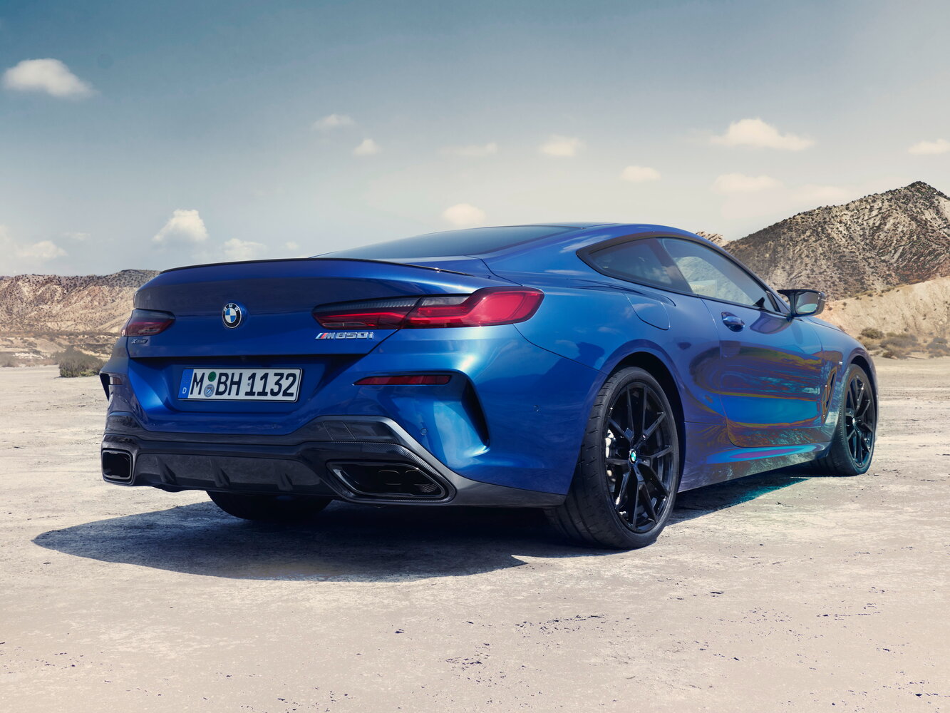 BMW 8 серии, II (G14/G15/G16) Рестайлинг, 2022–2026, Купе: Вид сзади в три четверти