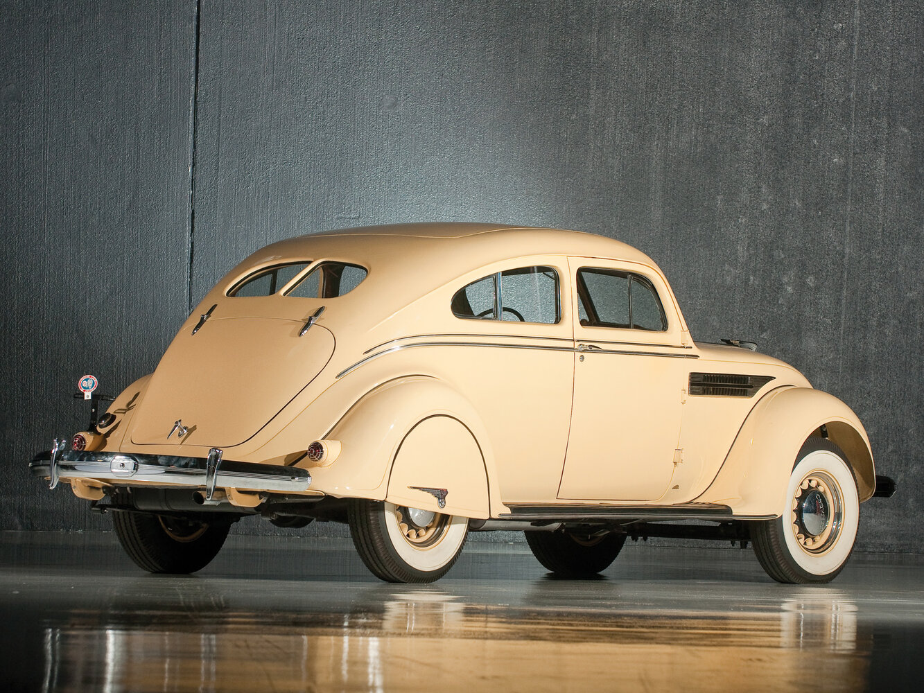Chrysler Imperial, III, 1934–1936, Купе: Вид сзади в три четверти