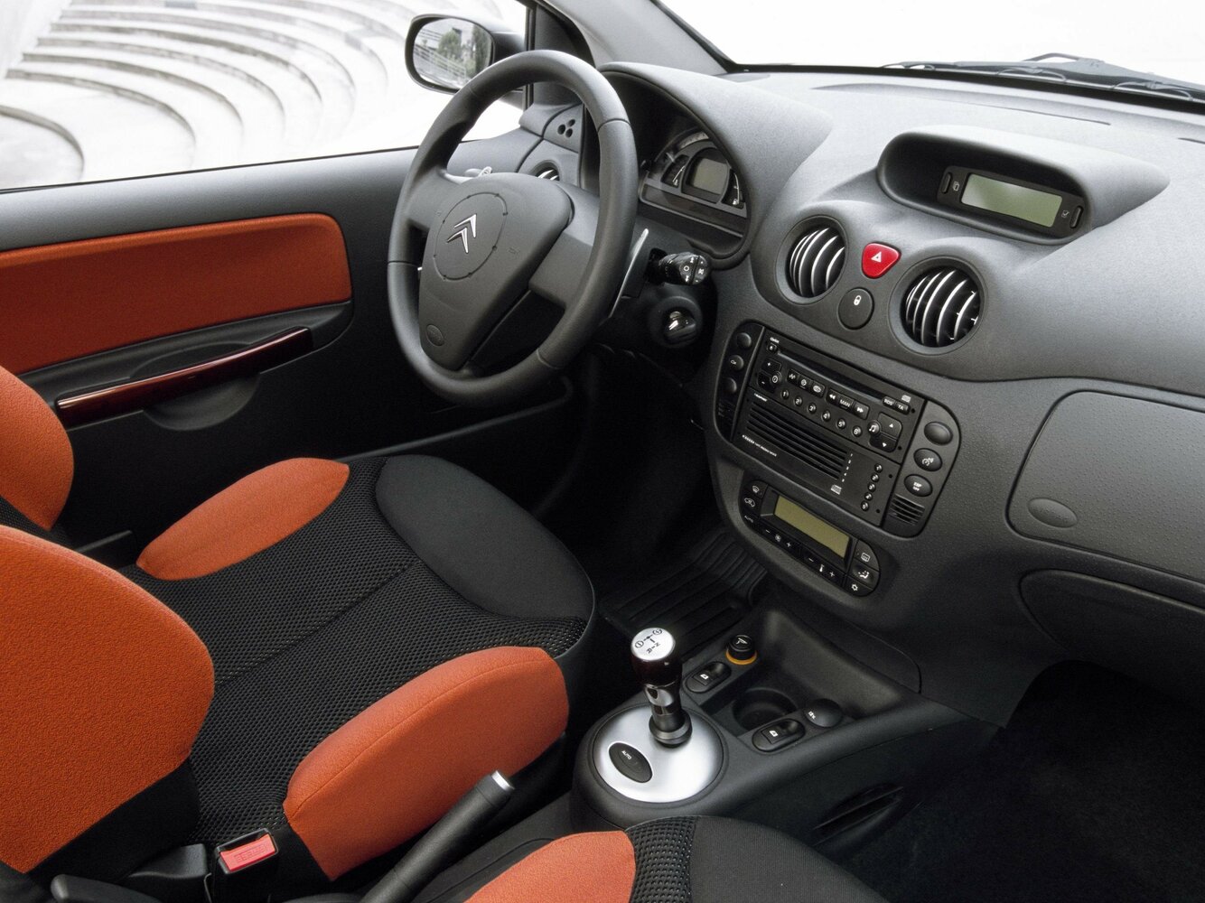Citroen C2, , 2003–2009, Хэтчбек 3 дв.: Передняя часть салона