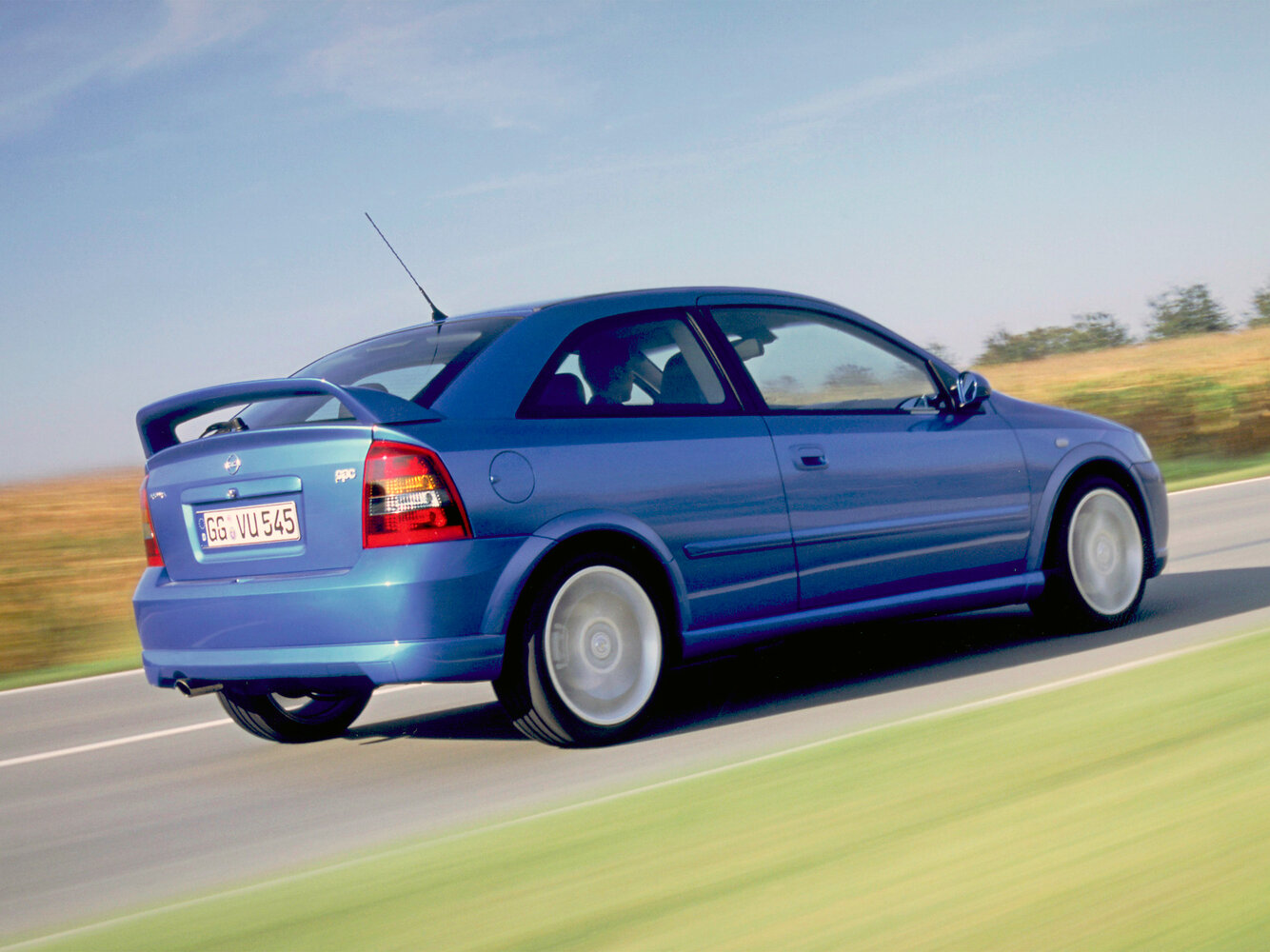 Opel Astra OPC, G Рестайлинг, 2002–2004, Хэтчбек 3 дв.: Вид сзади в три четверти