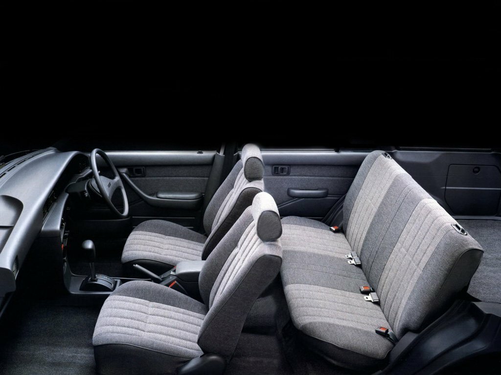 Toyota Corona, VIII (T170), 1987–1993, Estate 5 door: Front cabin