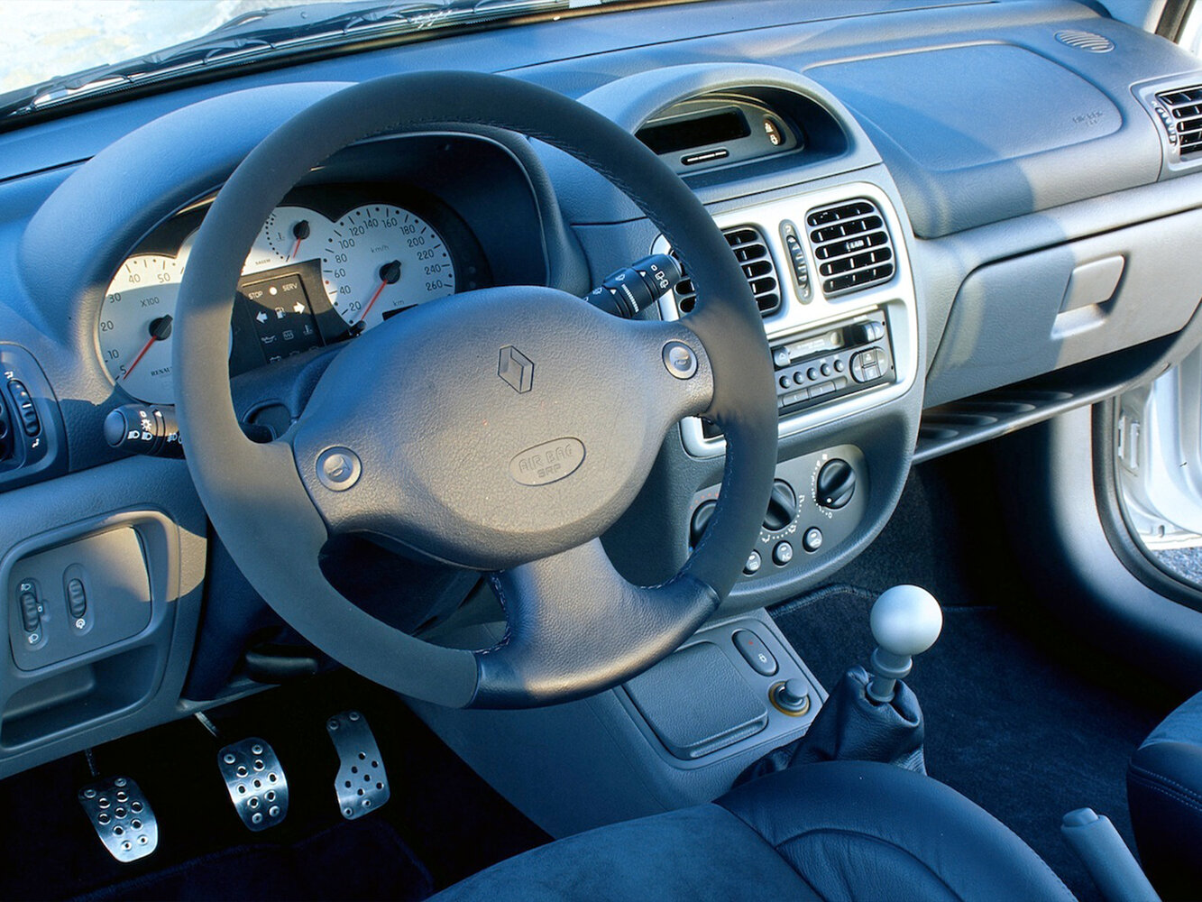 Renault Clio RS, II, 2000–2001, Хэтчбек 3 дв.: Передняя часть салона