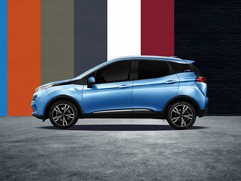 BAIC EX3, , 2019–2022, Внедорожник 5 дв.: Вид сбоку