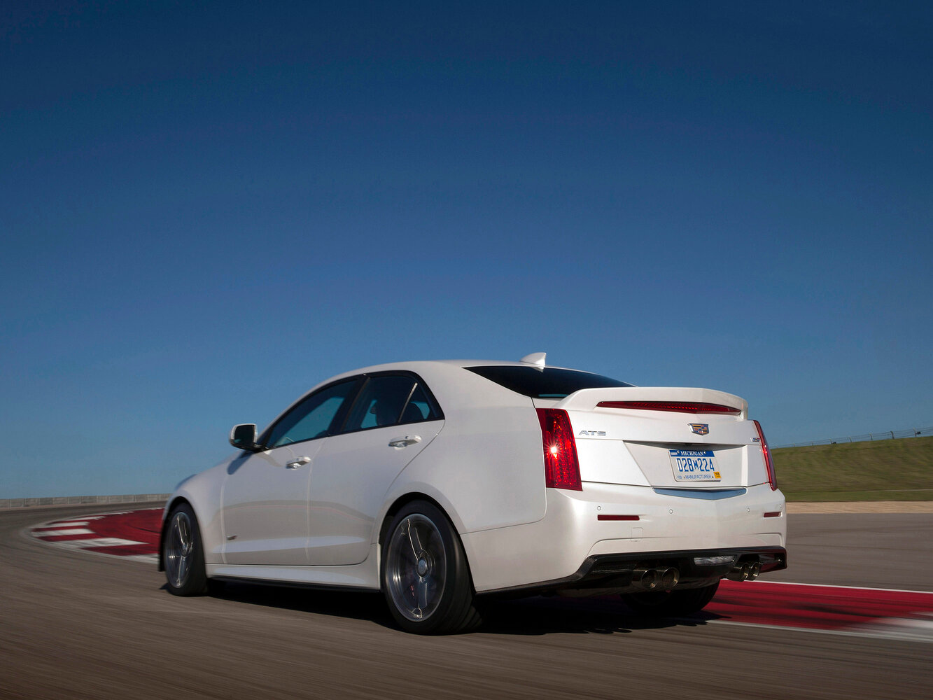 Cadillac ATS-V, , 2015–2019, Sedan: Rear three-quarter view