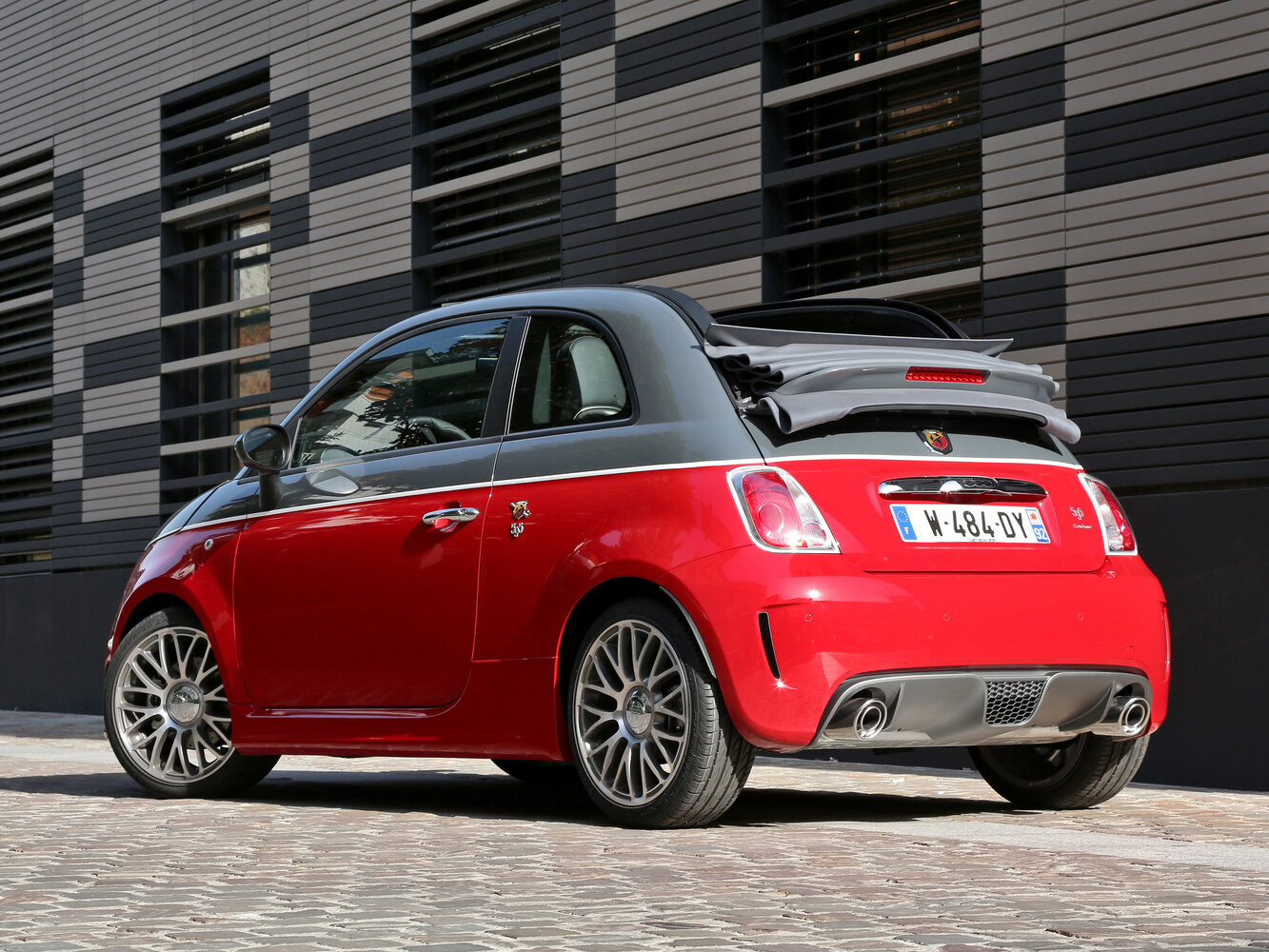 Abarth 595, I, 2012–2016, Convertible: Rear three-quarter view