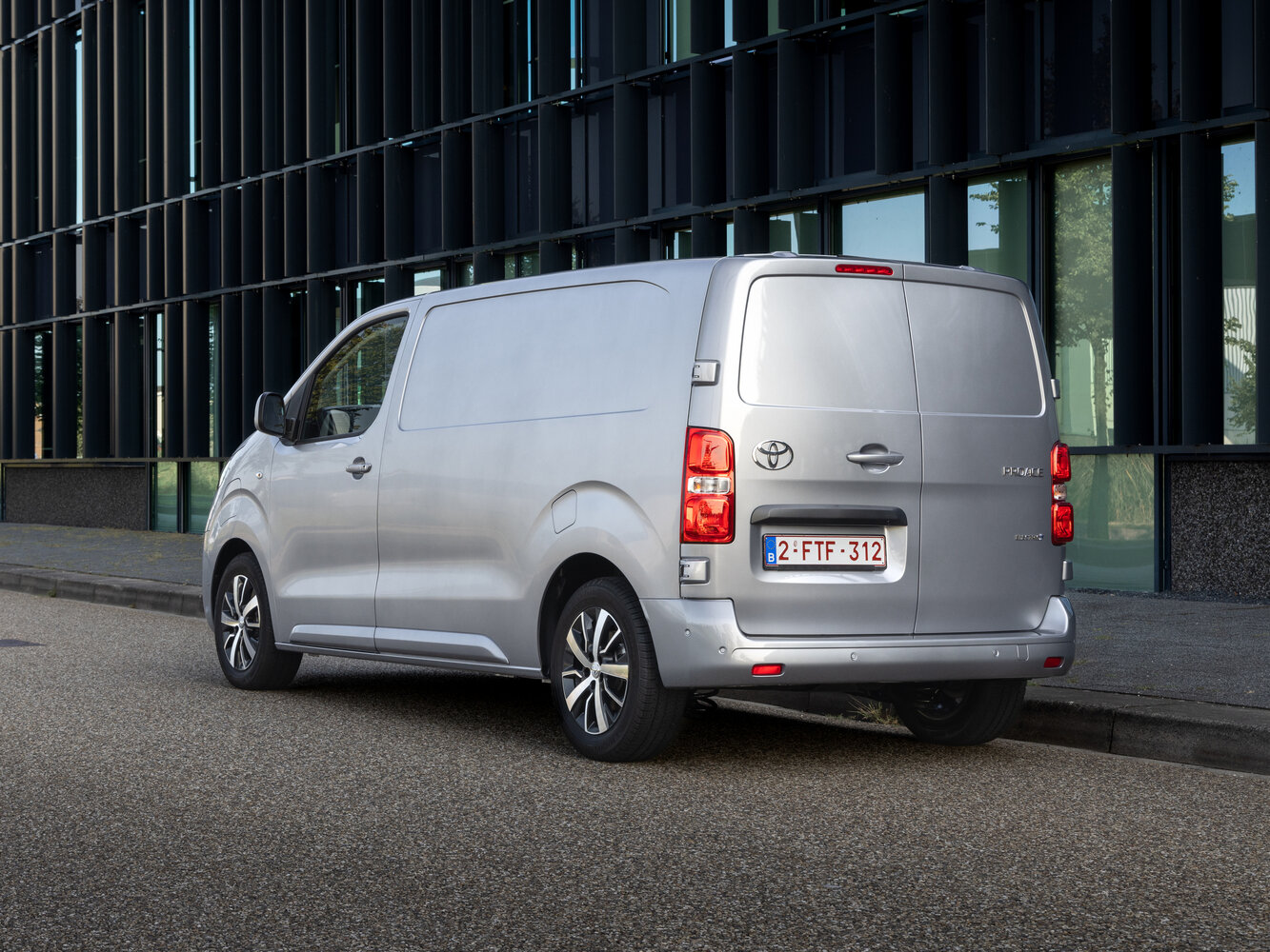 Toyota ProAce, II facelift, 2024–2026, Van L1: Rear three-quarter view