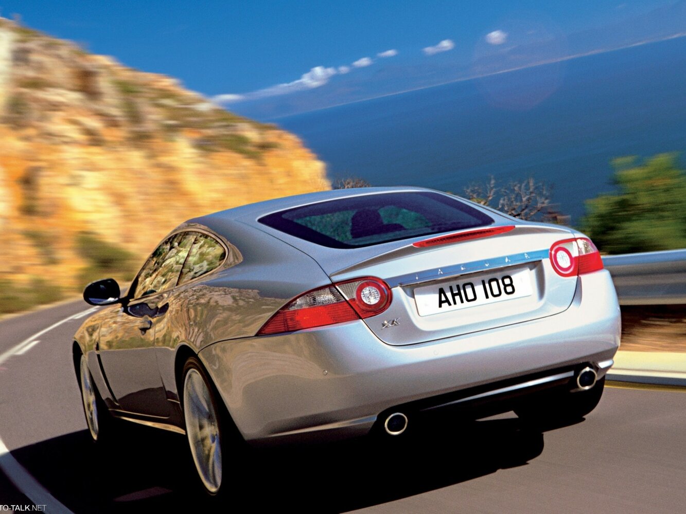 Jaguar XK, II, 2006–2009, Купе: Вид сзади в три четверти