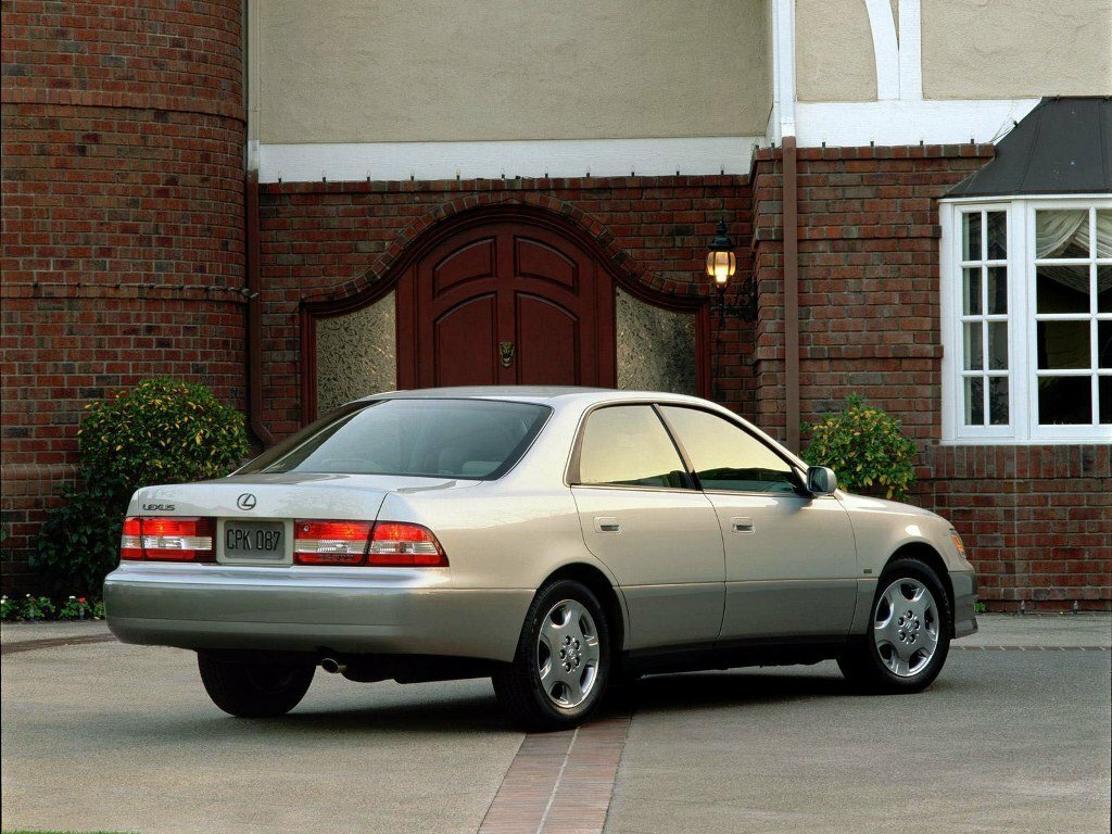 Lexus ES, III, 1996–2001, Седан: Вид сзади в три четверти