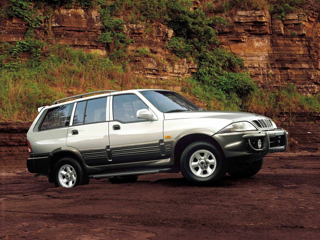 SsangYong Musso, I Рестайлинг, 1998–2006, Внедорожник 5 дв.: Вид сбоку