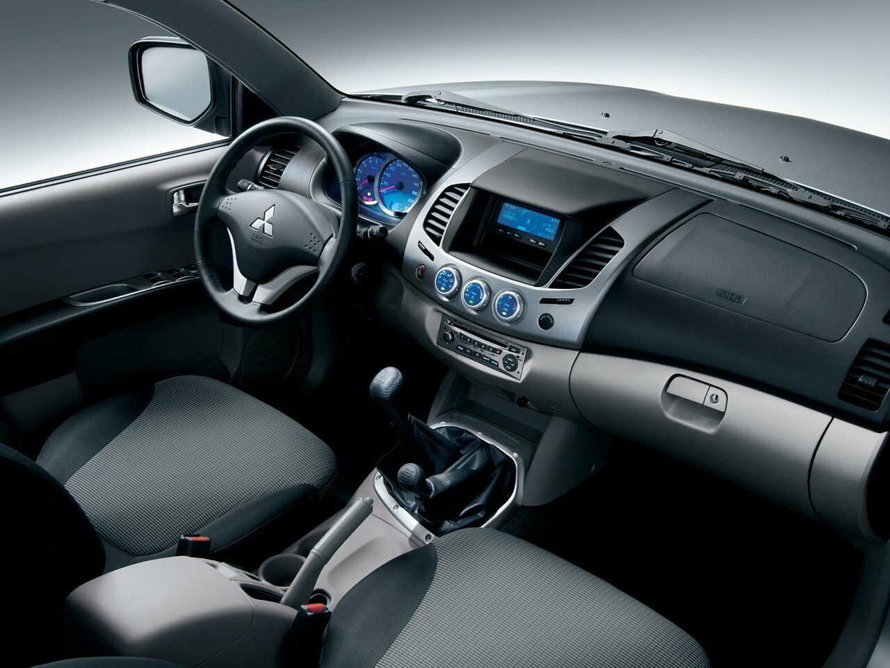 Mitsubishi L200, IV, 2006–2014, Pickup Полуторная кабина: Dashboard