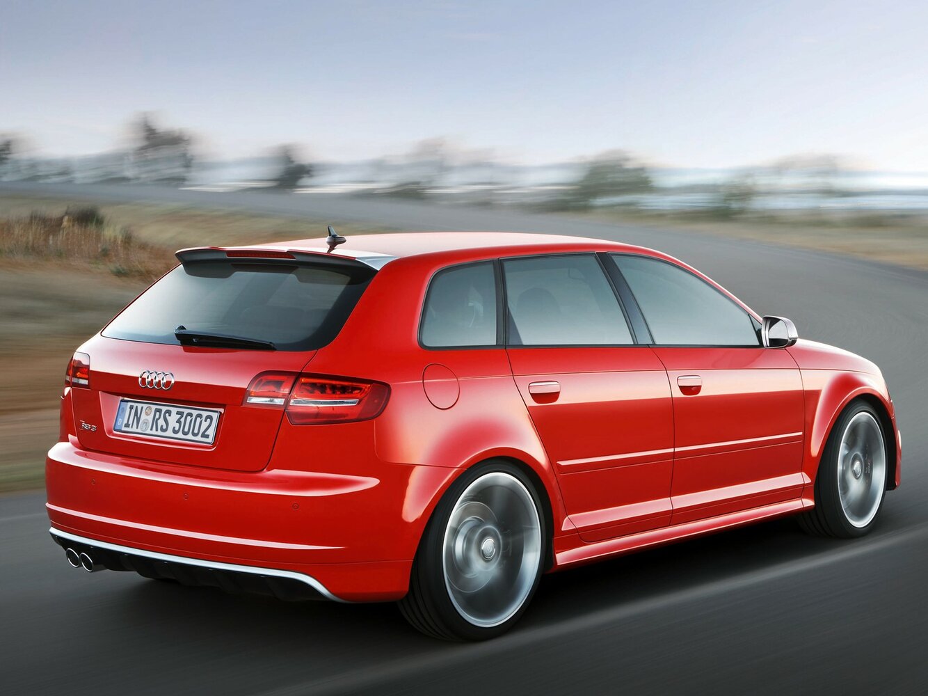 Audi RS 3, I (8P), 2011–2012, Хэтчбек 5 дв. Sportback: Вид сзади в три четверти