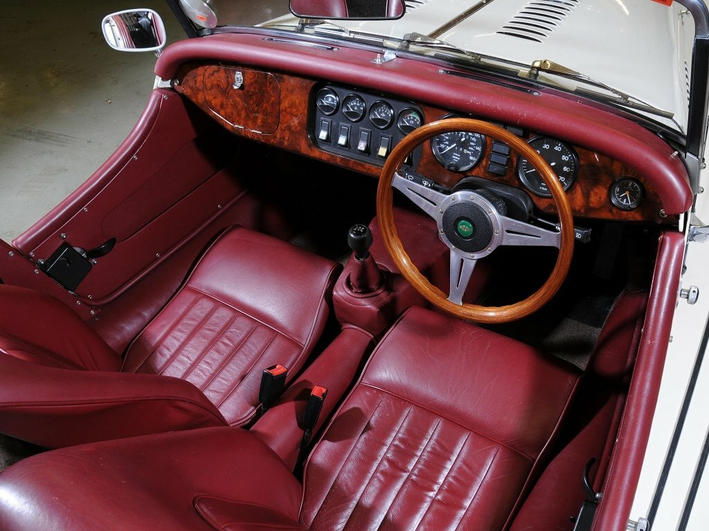 Morgan Plus 8, I, 1968–2000, Спидстер: Front cabin
