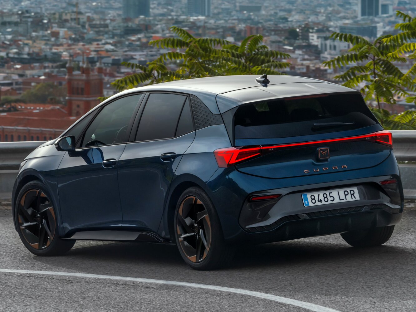 Cupra Born, , 2021–2026, Hatchback 5 door: Rear three-quarter view