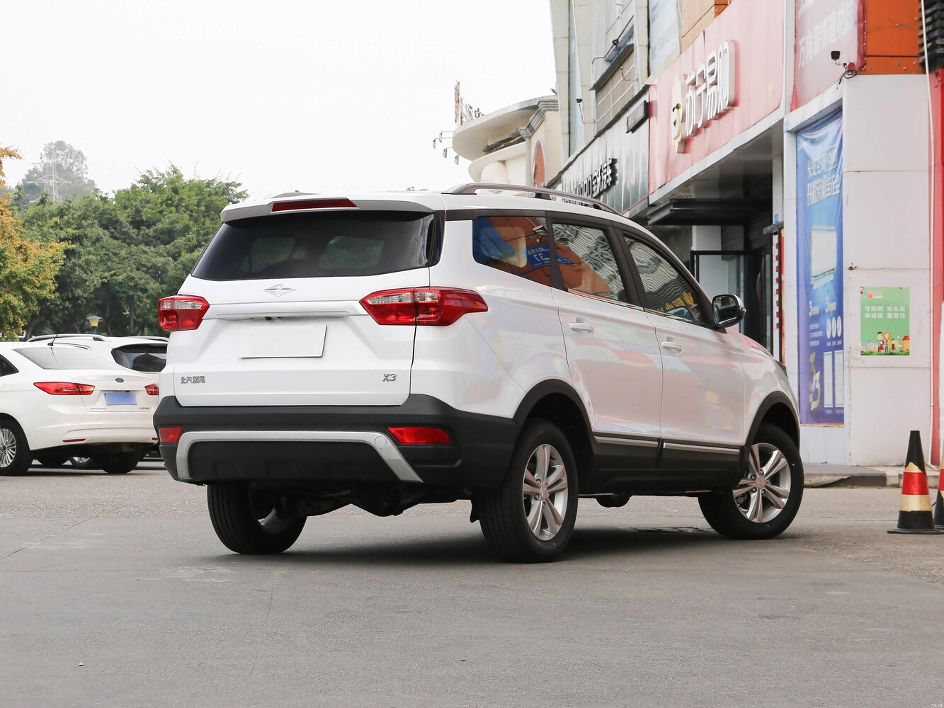 BAIC Ruixiang X3, , 2022–2026, SUV 5 door: Rear three-quarter view