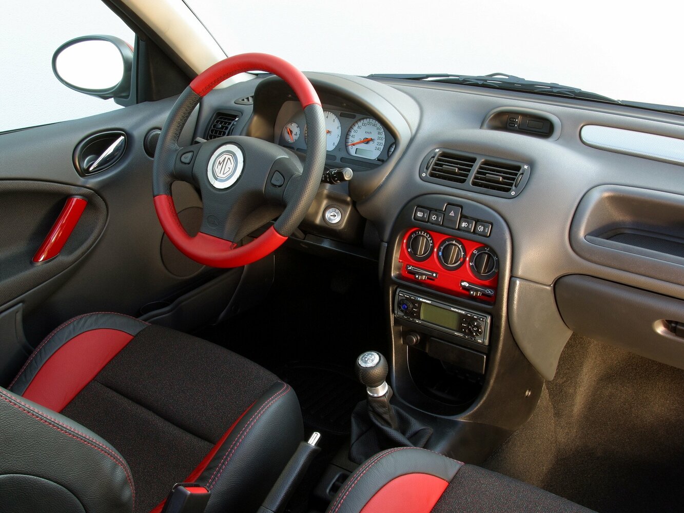 MG ZR, , 2001–2005, Хэтчбек 5 дв.: Передняя часть салона