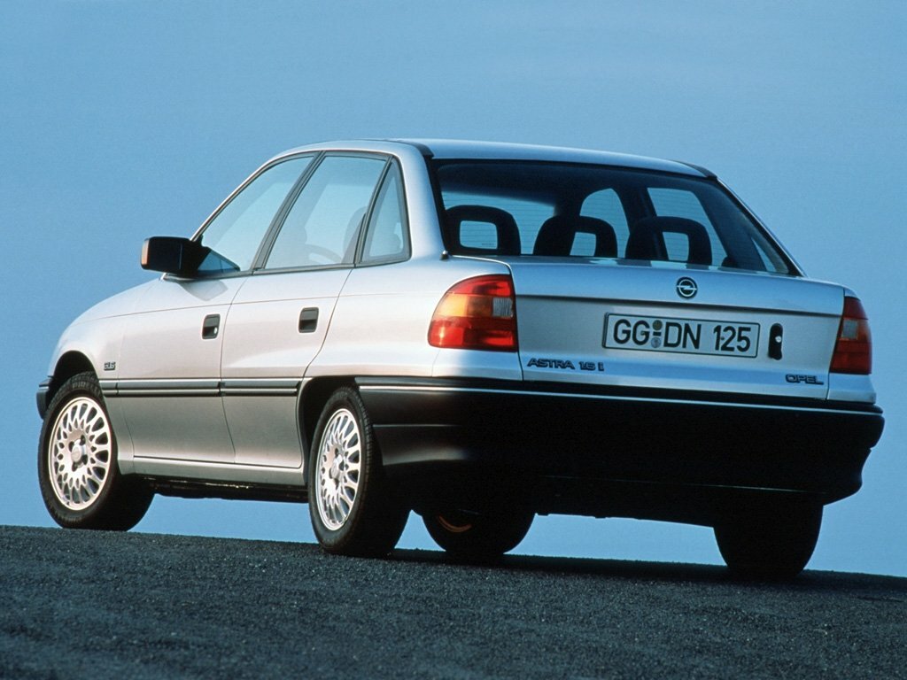 Opel Astra, F, 1991–2002, Седан: Вид сзади в три четверти