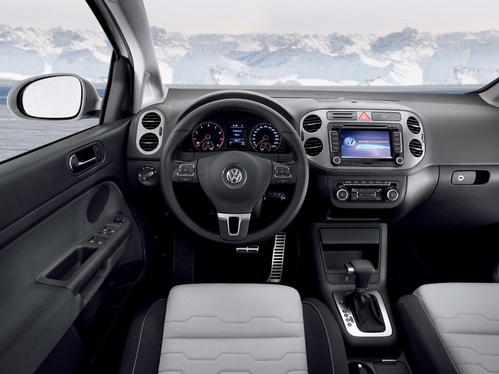 Volkswagen Golf Plus, I, 2005–2009, Хэтчбек 5 дв. Cross: Передняя часть салона