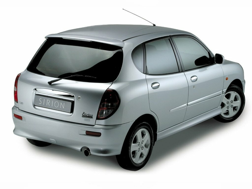 Daihatsu Sirion, I (M1), 1998–2004, Hatchback 5 door: Rear three-quarter view