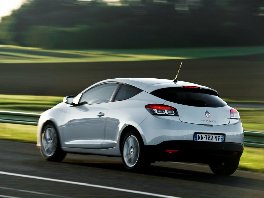 Renault Megane, III facelift 2, 2014–2016, Hatchback 3 door: Rear three-quarter view