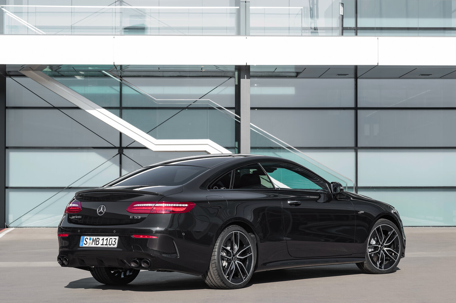 Mercedes-Benz E-Класс AMG, V (W213), 2016–2020, Купе: Вид сзади в три четверти