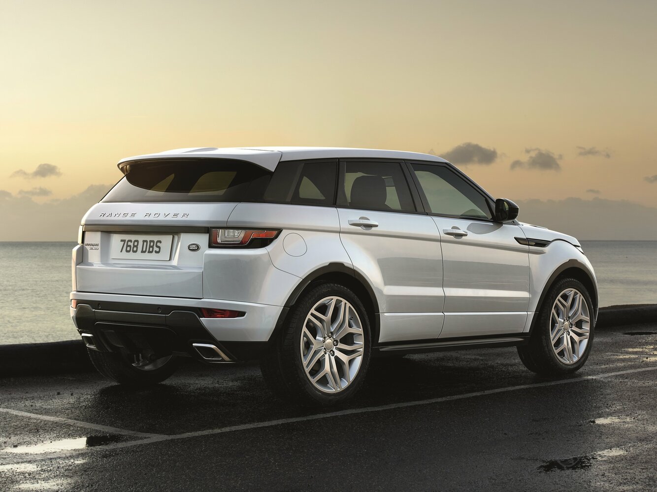 Land Rover Range Rover Evoque, I facelift, 2015–2018, SUV 5 door: Rear three-quarter view