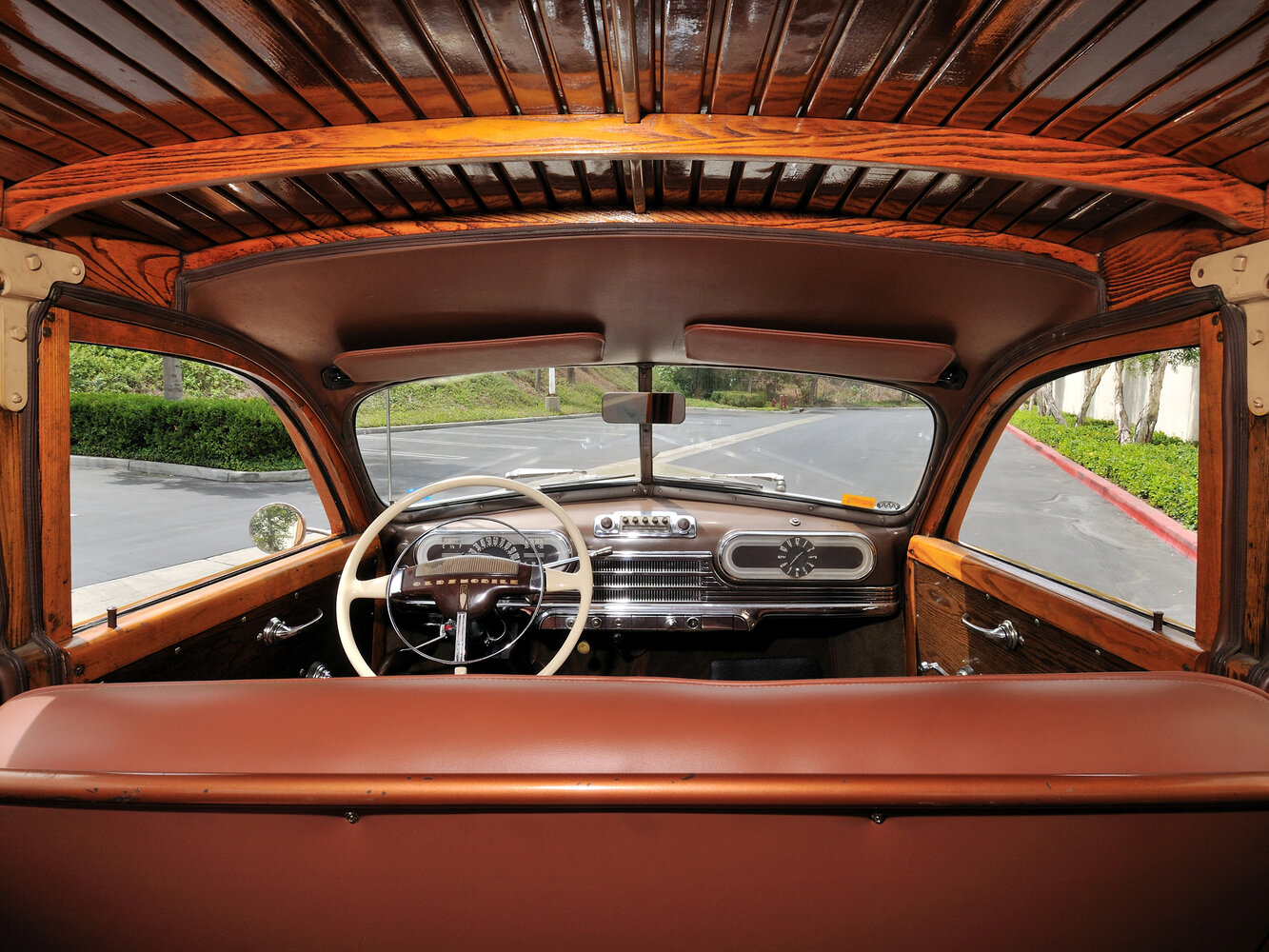 Oldsmobile Series 60, II, 1941–1948, Estate 5 door: Front cabin