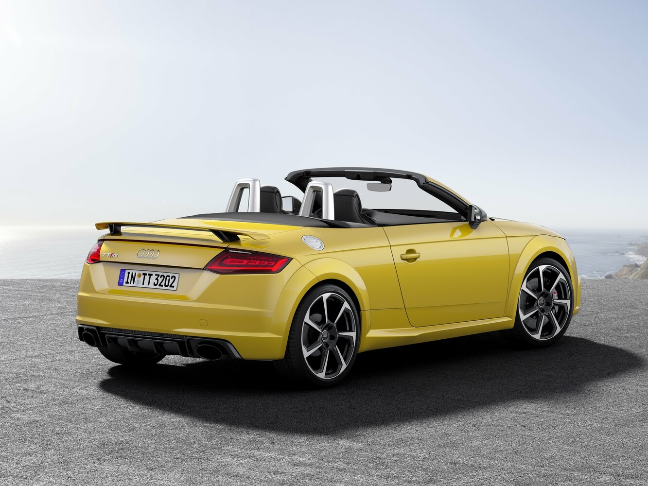 Audi TT RS, III (8S), 2016–2018, Родстер: Вид сзади в три четверти