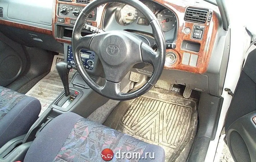 Toyota Rav4, 1 поколение, XA10, рестайлинг, Джип/suv 5 дв., Япония, 09.1997 - 04.2000: фото поколения 29