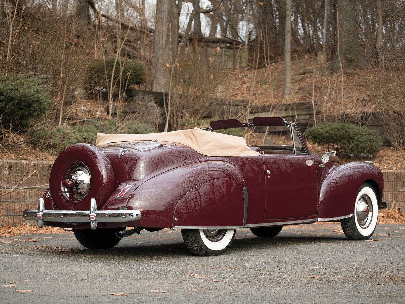 Lincoln Continental, I, 1939–1940, Кабриолет: Вид сзади в три четверти