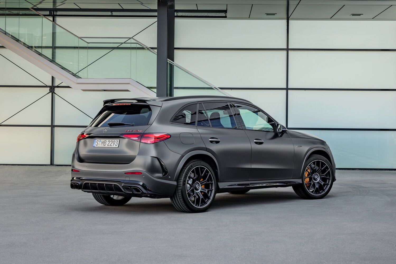 Mercedes-Benz GLC AMG, II (X254), 2023–2026, Внедорожник 5 дв.: Вид сзади в три четверти