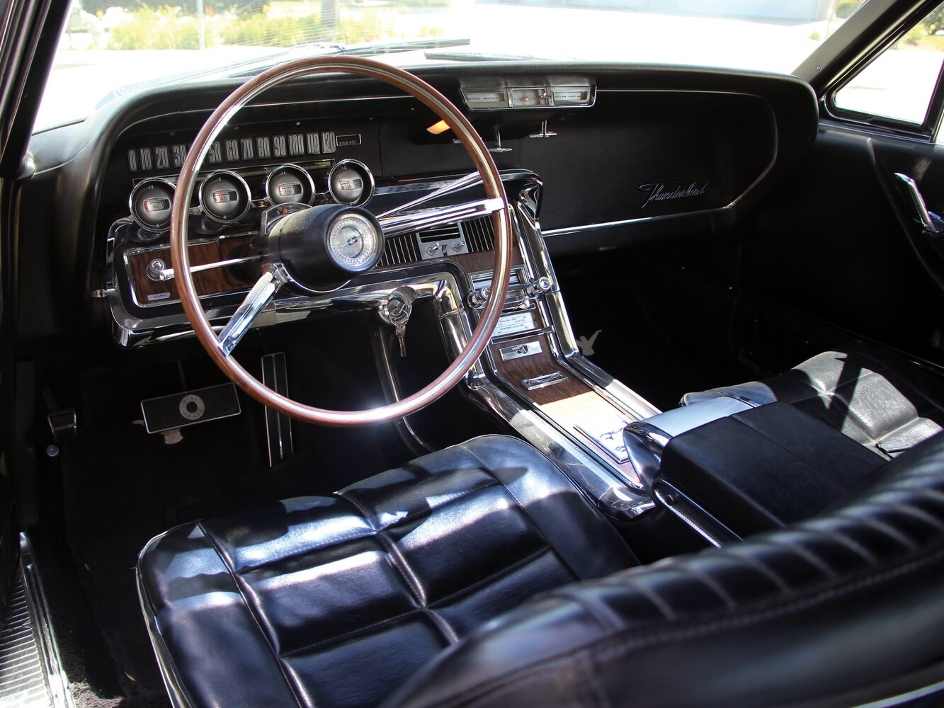 Ford Thunderbird, IV Рестайлинг, 1965–1966, Купе-хардтоп: Передняя часть салона