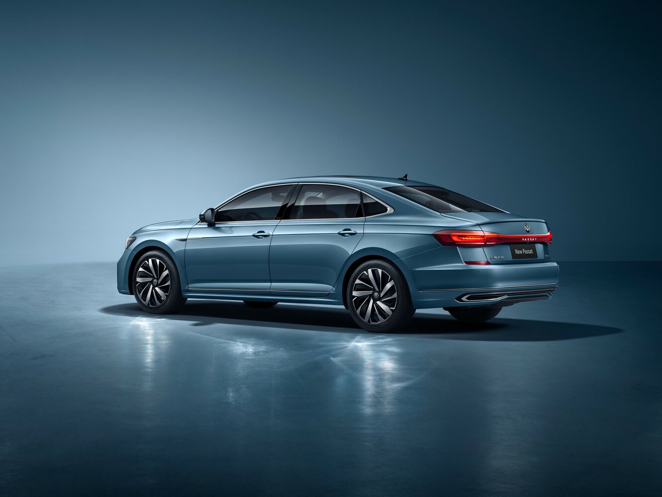 Volkswagen Passat (North America and China), II (China Market) Рестайлинг, 2021–2026, Седан: Вид сзади в три четверти