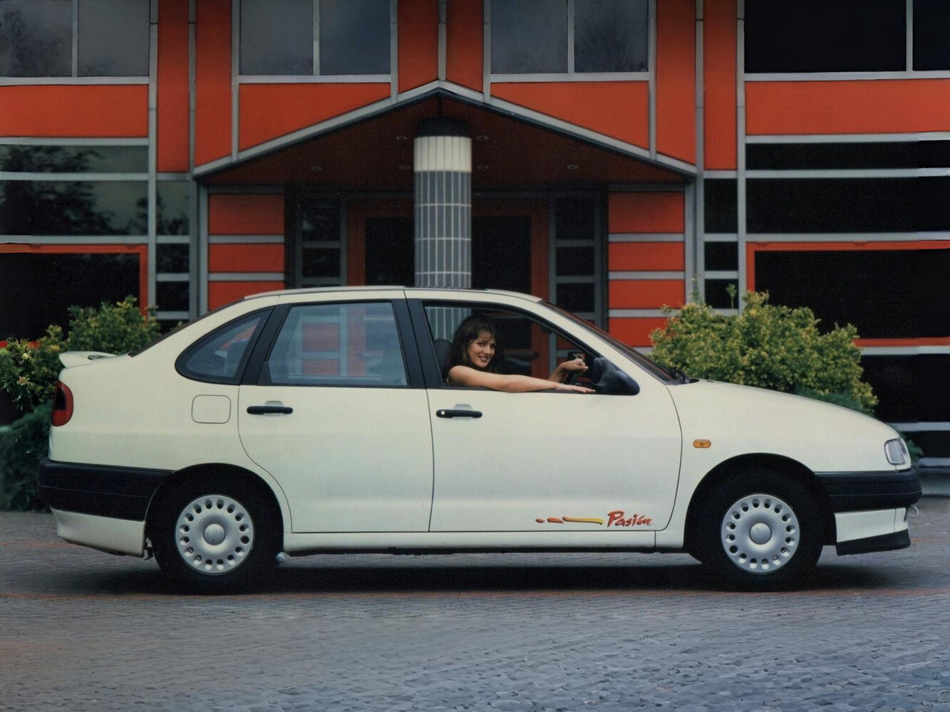 SEAT Cordoba, I, 1993–1999, Седан: Вид сбоку