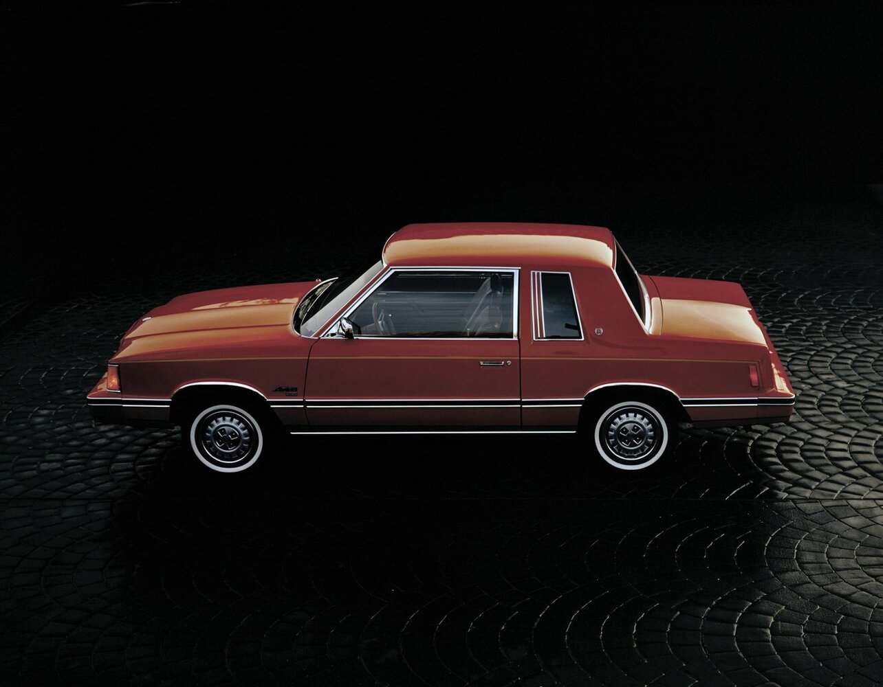 Dodge Aries, , 1981–1989, Седан 2 дв.: Вид сбоку