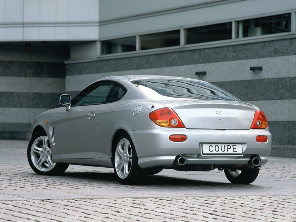 Hyundai Coupe, II (GK), 2002–2007, Купе: Вид сзади в три четверти