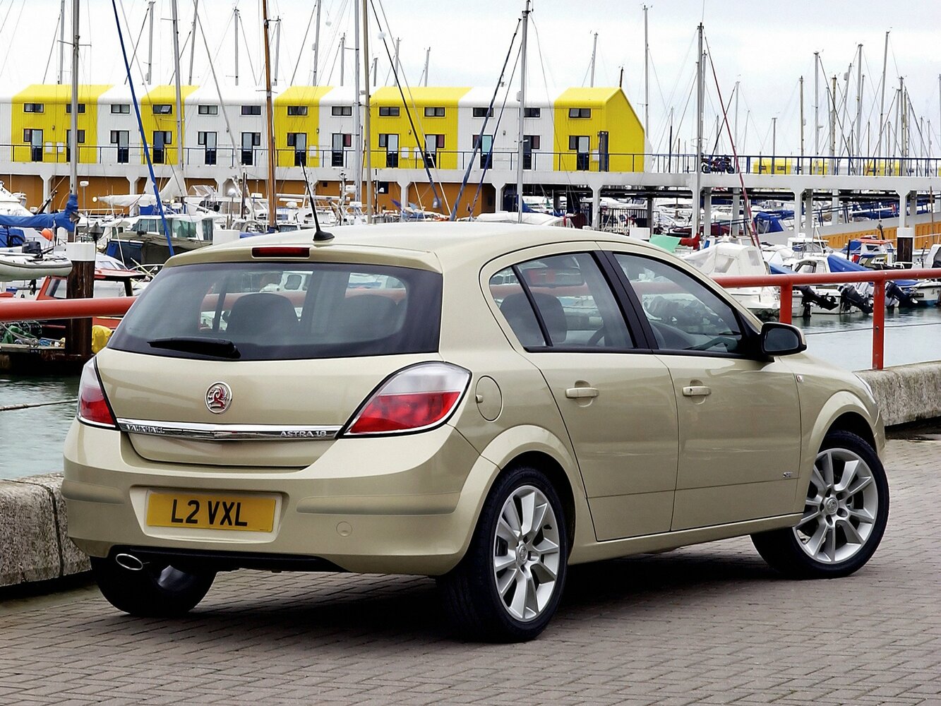 Vauxhall Astra, H, 2004–2010, Хэтчбек 5 дв.: Вид сзади в три четверти