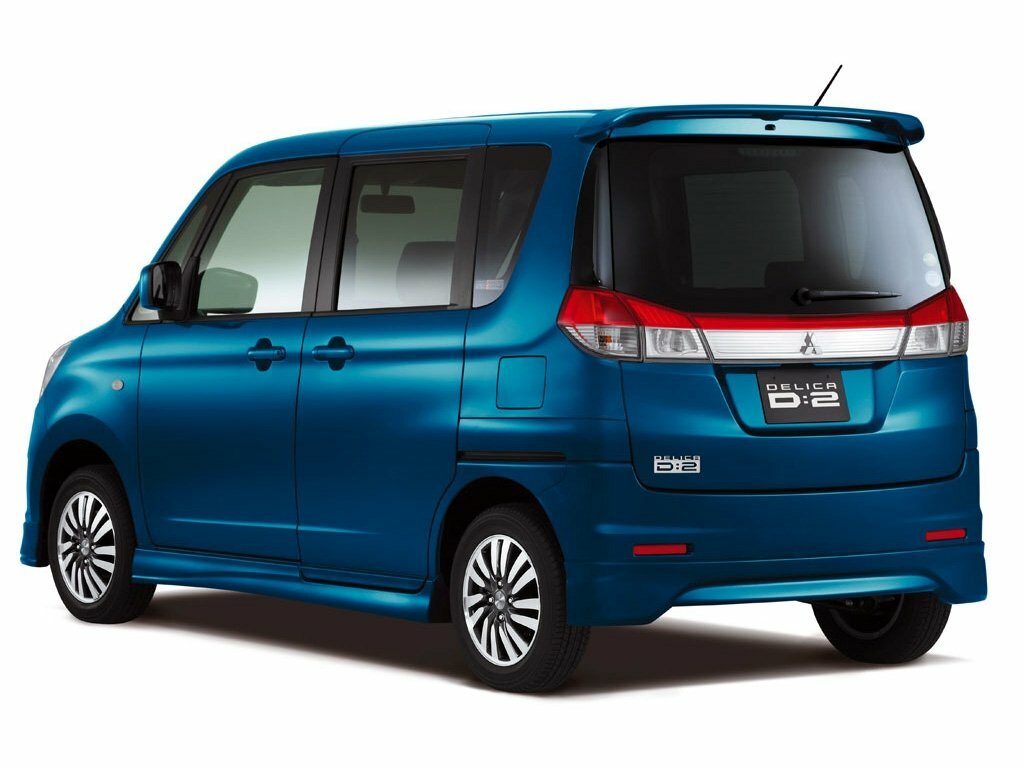 Mitsubishi Delica d 2, I, 2011–2015, Компактвэн: Вид сзади в три четверти