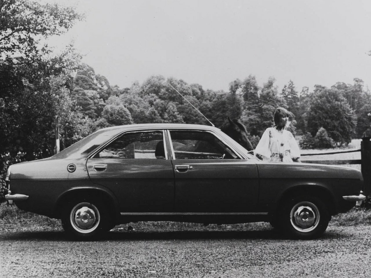 Chrysler 180, , 1970–1982, Sedan: Side view