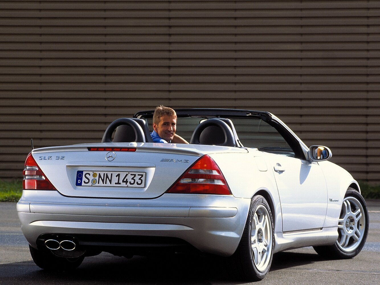 Mercedes-Benz SLK-Класс AMG, I (R170), 2001–2004, Родстер: Вид сзади в три четверти