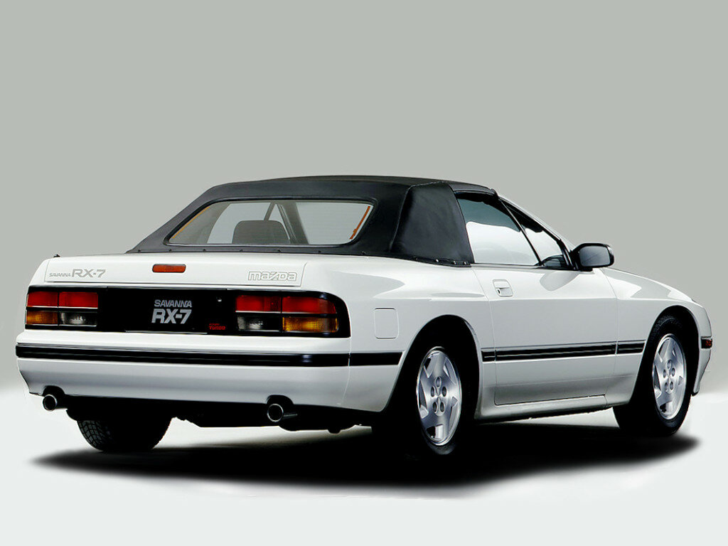 Mazda Savanna RX-7, II (FC), 1985–1989, Convertible: Rear three-quarter view