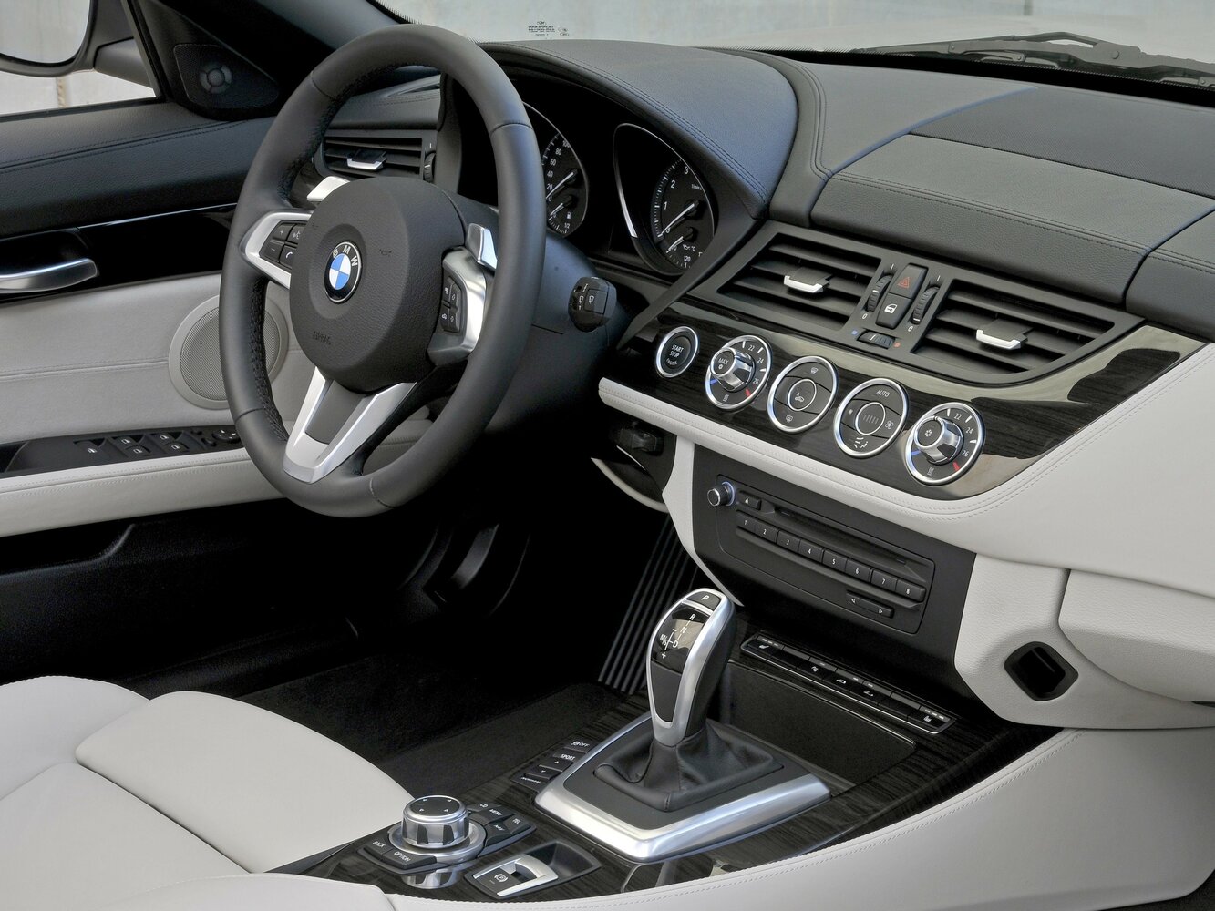 BMW Z4, II (E89), 2009–2013, Родстер: Передняя часть салона