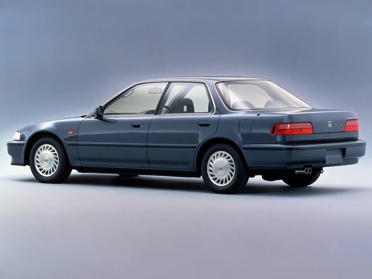 Honda Integra, II, 1989–1993, Sedan: Rear three-quarter view