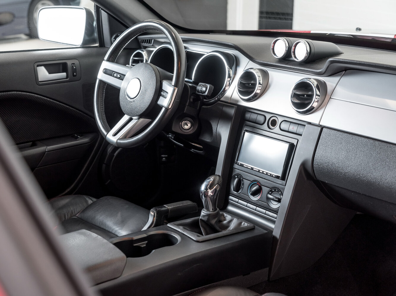 Saleen S281, , 2005–2009, Купе: Передняя часть салона