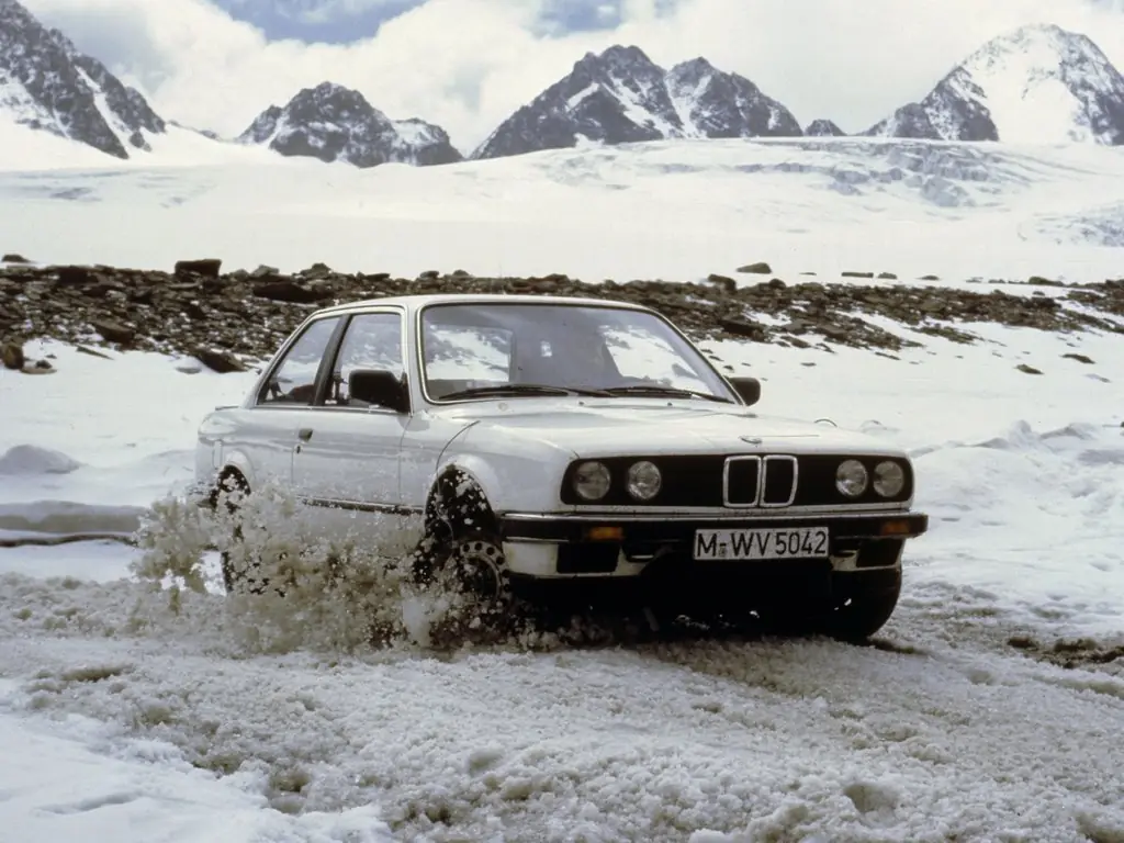 BMW 3-series, 2 поколение, E30, Купе, Европа, 12.1981 - 04.1991: фото поколения 4