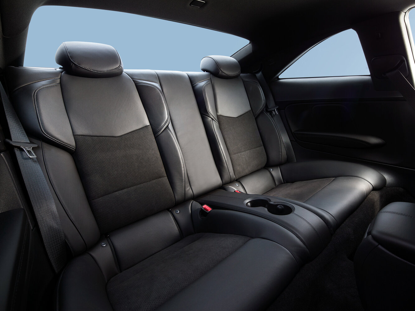 Cadillac ATS-V, , 2015–2019, Coupe: Rear cabin