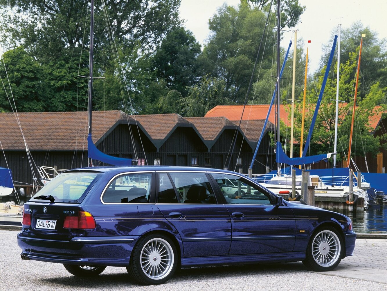 Alpina D10, E39, 1999–2003, Универсал 5 дв.: Вид сзади в три четверти