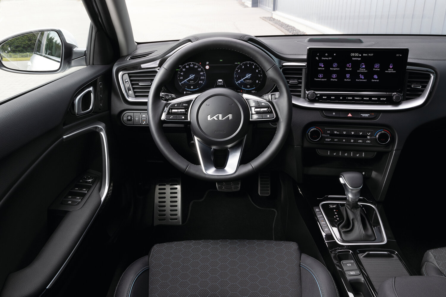 Kia Ceed, III facelift, 2021–2026, Estate 5 door: Front cabin