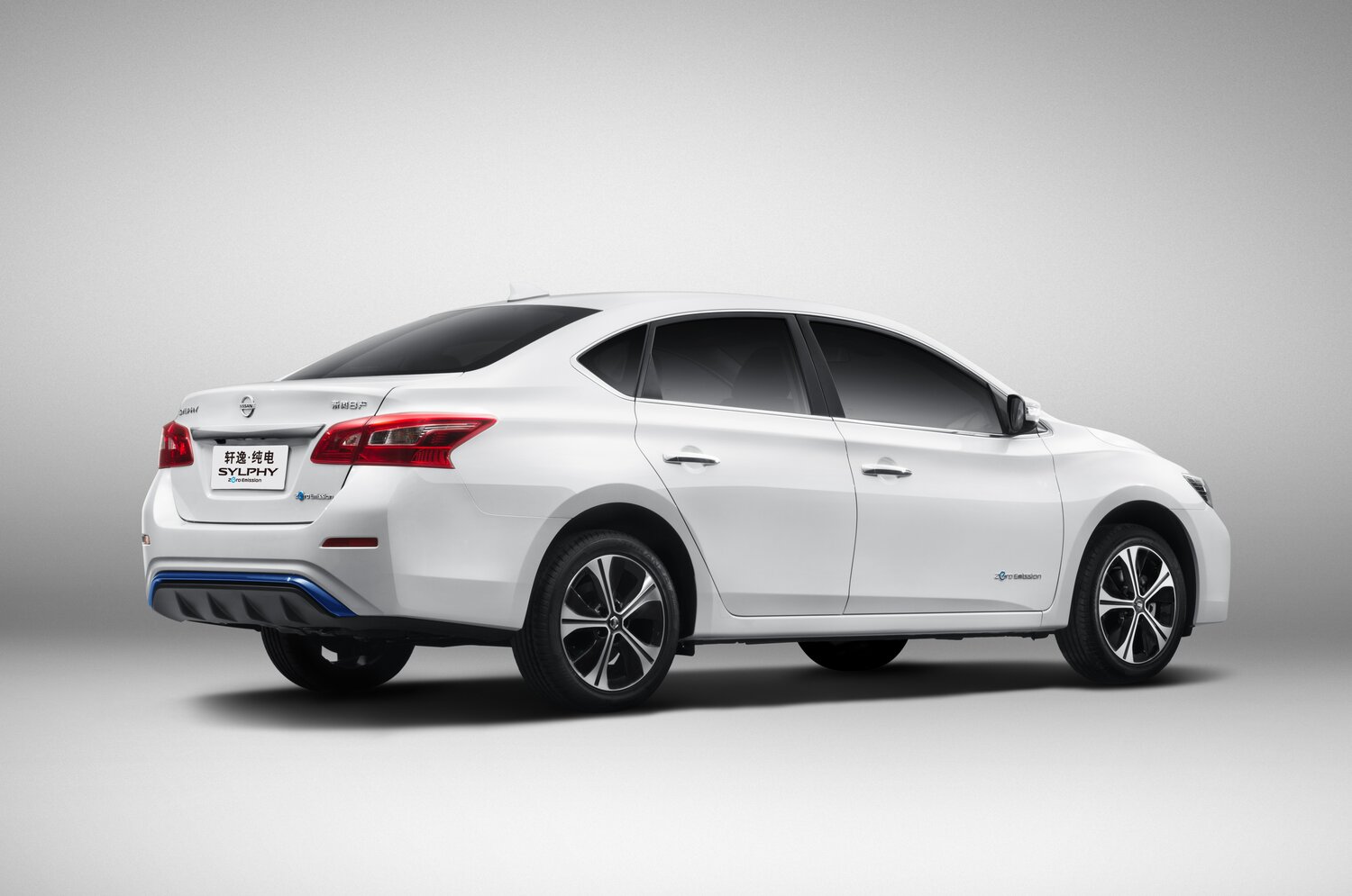Nissan Sylphy, Zero Emission, 2018–2022, Sedan: Rear three-quarter view