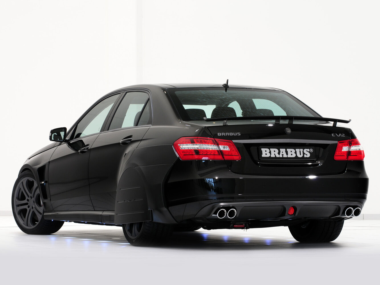 Brabus E V12, W212, C207, A207, 2009–2013, Седан: Вид сзади в три четверти
